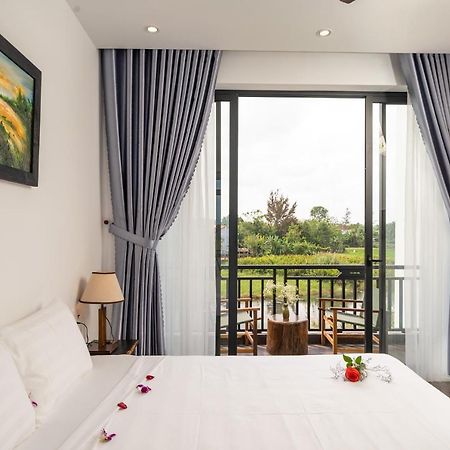 The Boathouse Riverside Homestay Хоян Екстер'єр фото