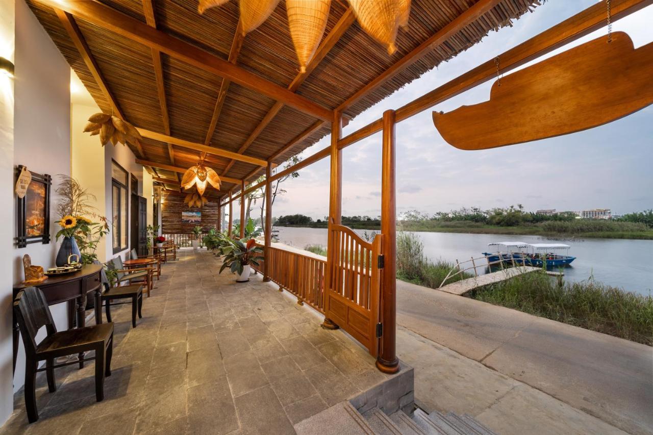 The Boathouse Riverside Homestay Хоян Екстер'єр фото