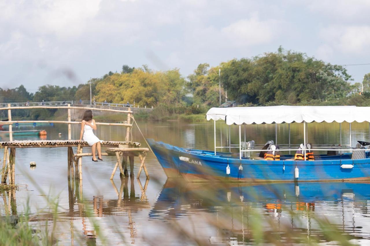 The Boathouse Riverside Homestay Хоян Екстер'єр фото