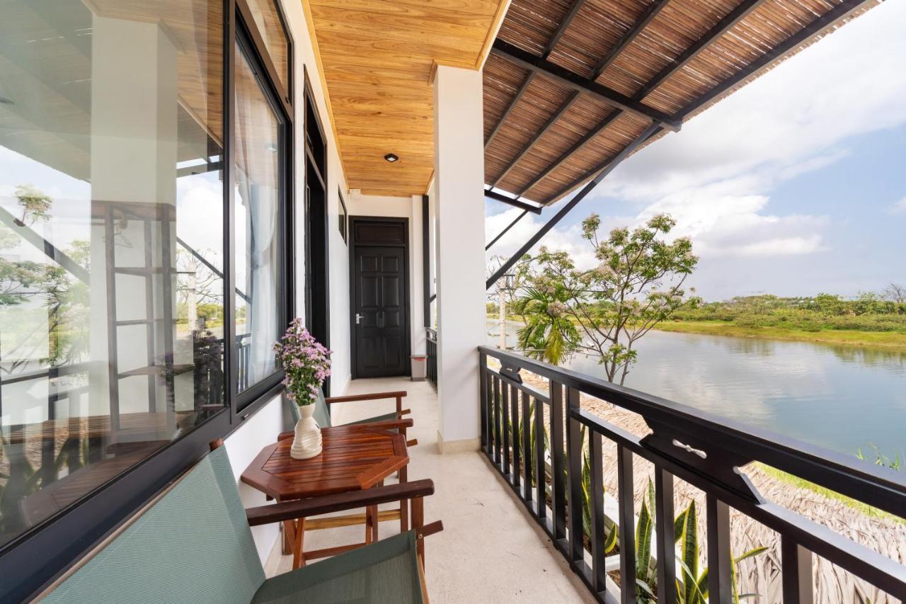 The Boathouse Riverside Homestay Хоян Екстер'єр фото