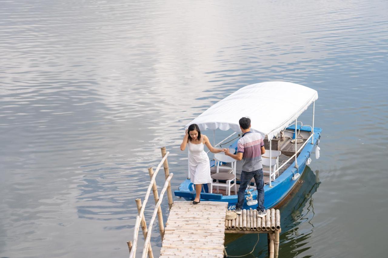 The Boathouse Riverside Homestay Хоян Екстер'єр фото